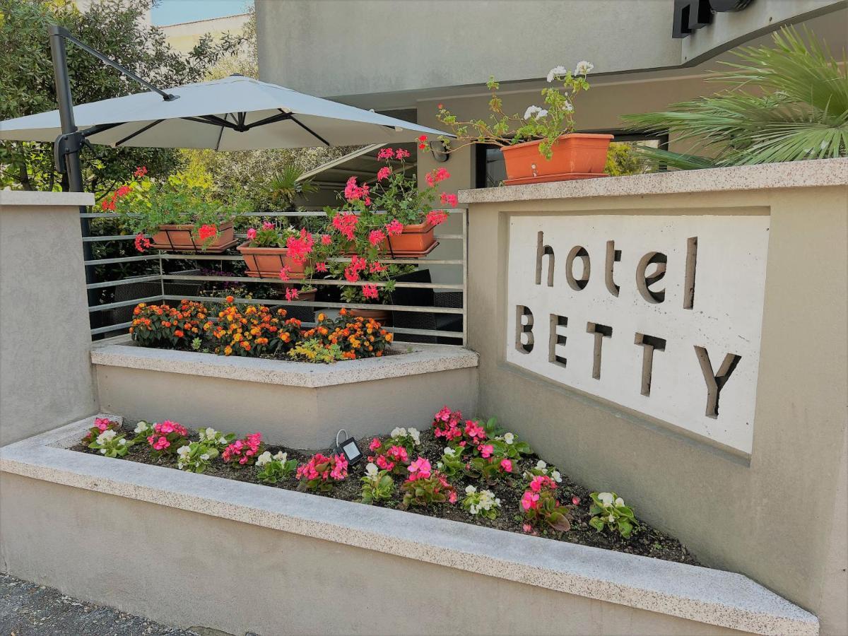 Hotel Betty Rimini Zewnętrze zdjęcie