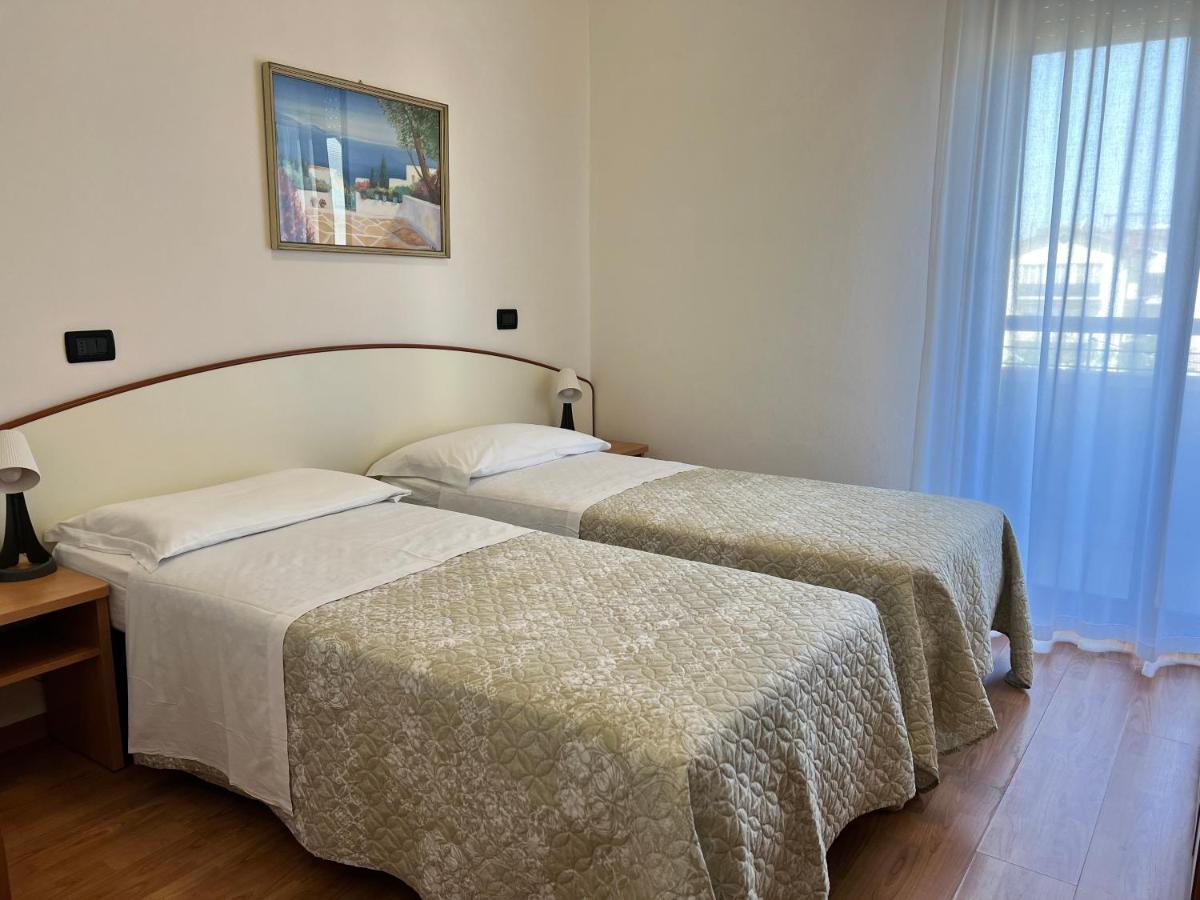 Hotel Betty Rimini Zewnętrze zdjęcie